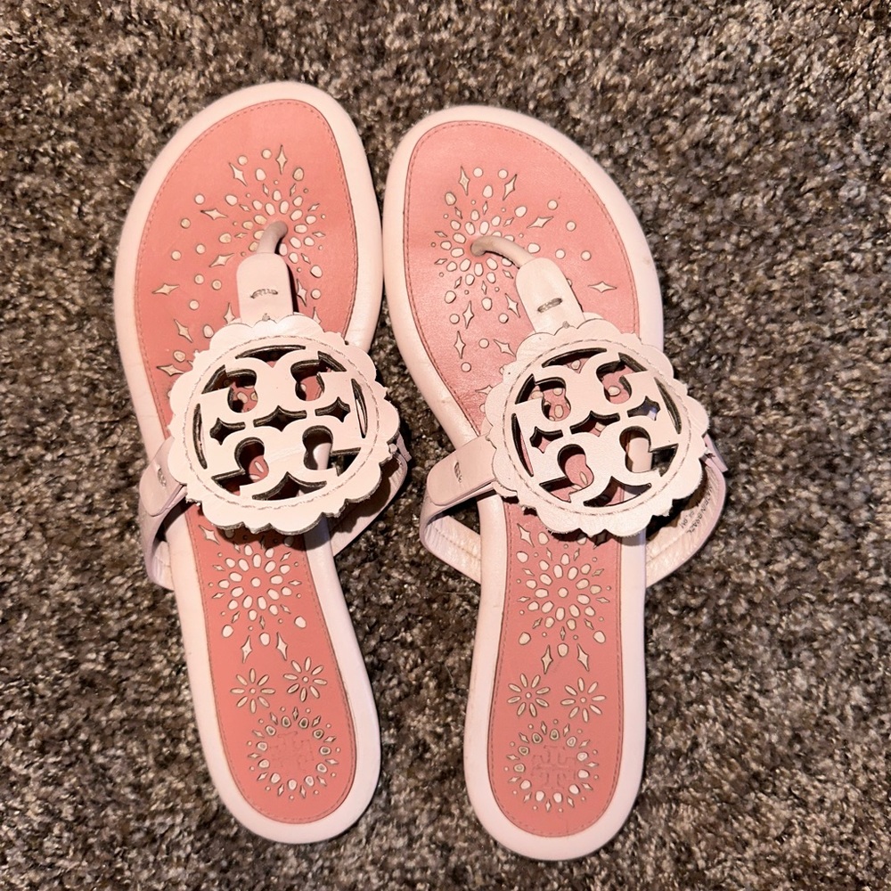 Lululemon size 8.5 pink miller sandals